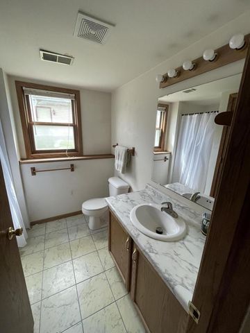 1325 S Indiana AVENUE, West Bend, WI 53095