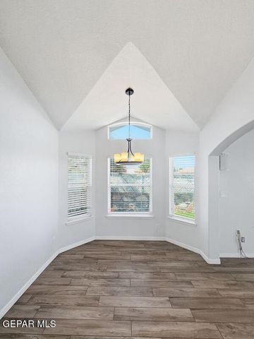 10888 LOMA FRANKLIN Drive, El Paso, TX 79934