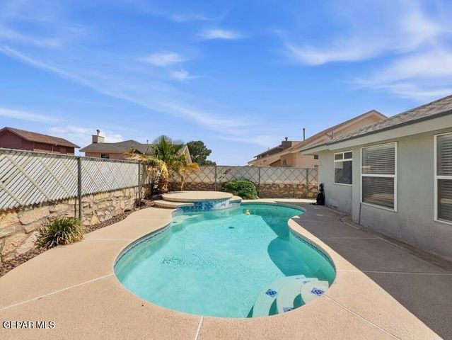 10888 LOMA FRANKLIN Drive, El Paso, TX 79934