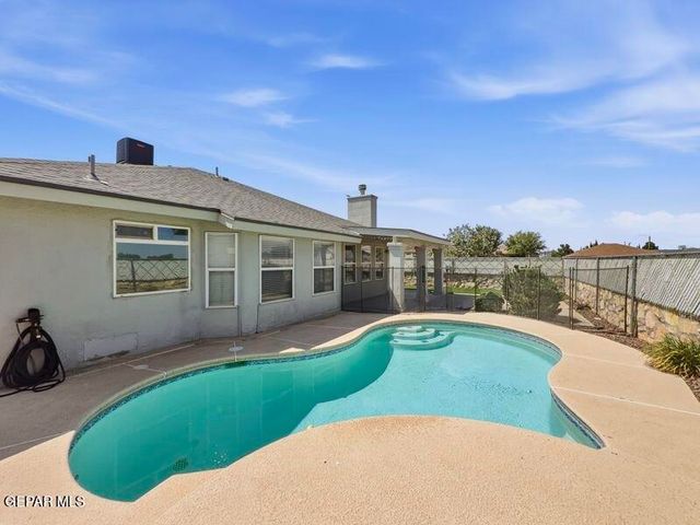 10888 LOMA FRANKLIN Drive, El Paso, TX 79934