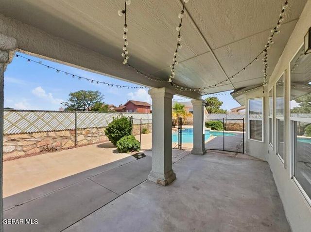 10888 LOMA FRANKLIN Drive, El Paso, TX 79934