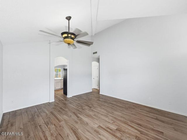 10888 LOMA FRANKLIN Drive, El Paso, TX 79934