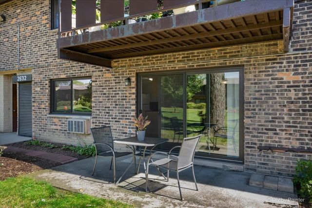 2632 N Windsor Drive 102, Arlington Heights, IL 60004