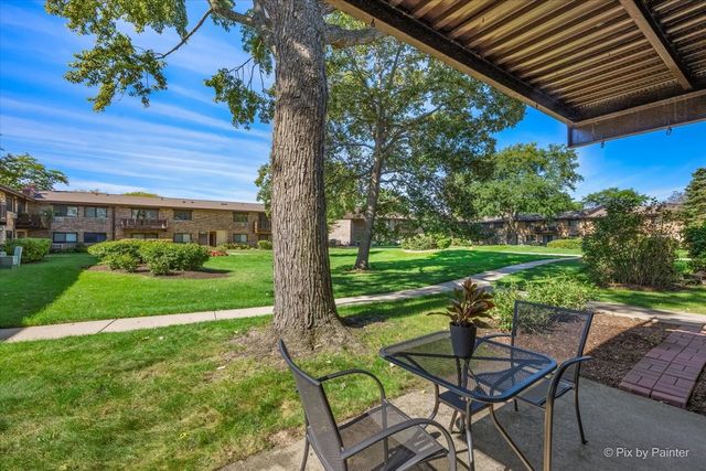 2632 N Windsor Drive 102, Arlington Heights, IL 60004
