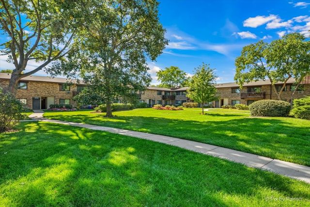 2632 N Windsor Drive 102, Arlington Heights, IL 60004