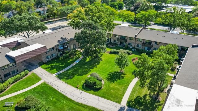 2632 N Windsor Drive 102, Arlington Heights, IL 60004