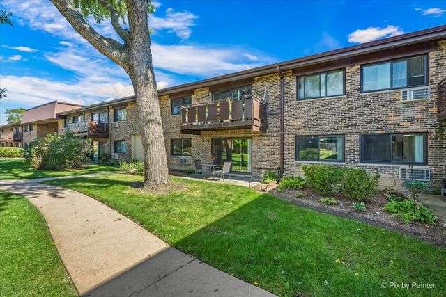2632 N Windsor Drive 102, Arlington Heights, IL 60004