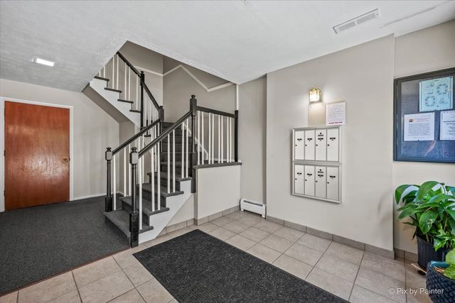 2632 N Windsor Drive 102, Arlington Heights, IL 60004