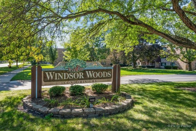 2632 N Windsor Drive 102, Arlington Heights, IL 60004
