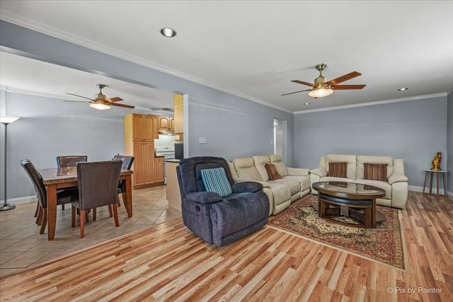 2632 N Windsor Drive 102, Arlington Heights, IL 60004