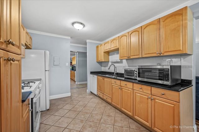 2632 N Windsor Drive 102, Arlington Heights, IL 60004