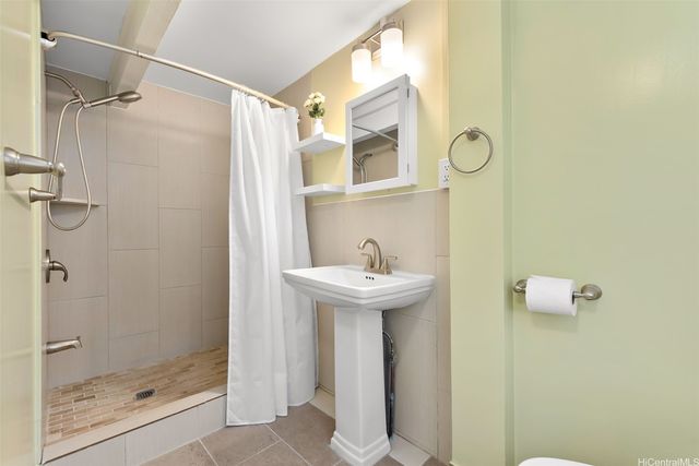 2145 Malino Place, Honolulu, HI 96817