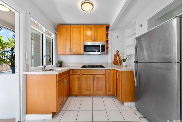 2145 Malino Place, Honolulu, HI 96817
