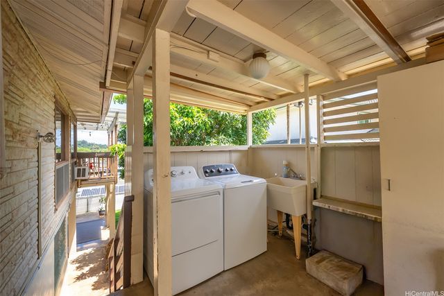 2145 Malino Place, Honolulu, HI 96817