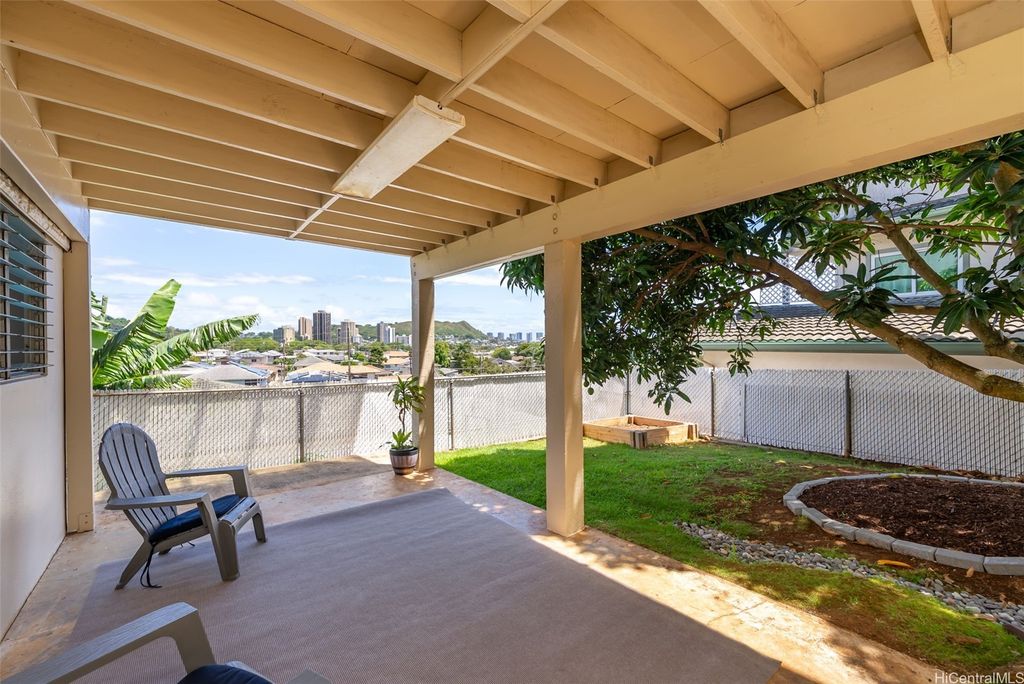 2145 Malino Place, Honolulu, HI 96817