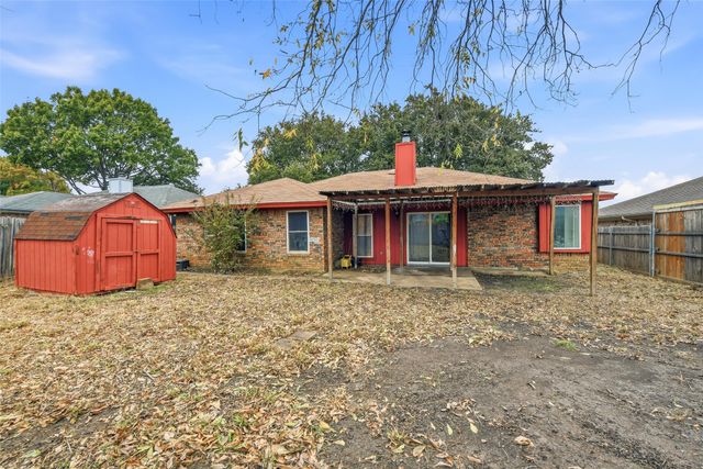 6444 Whitehurst, Watauga, TX 76148