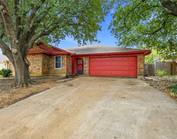 6444 Whitehurst, Watauga, TX 76148