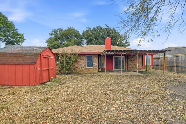 6444 Whitehurst, Watauga, TX 76148