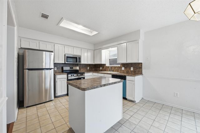 6444 Whitehurst, Watauga, TX 76148