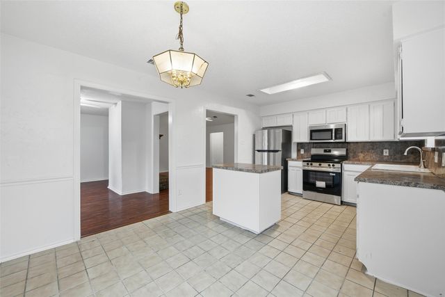 6444 Whitehurst, Watauga, TX 76148