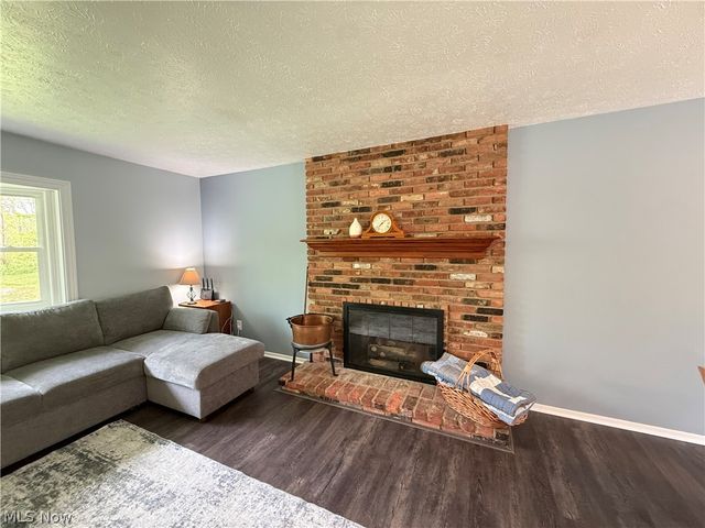 10239 Mulberry Road, Chardon, OH 44024