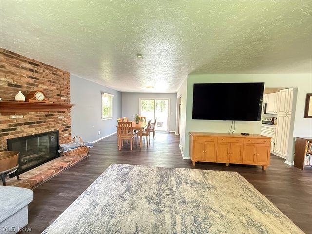 10239 Mulberry Road, Chardon, OH 44024