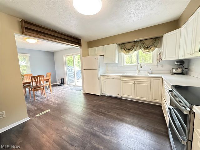 10239 Mulberry Road, Chardon, OH 44024