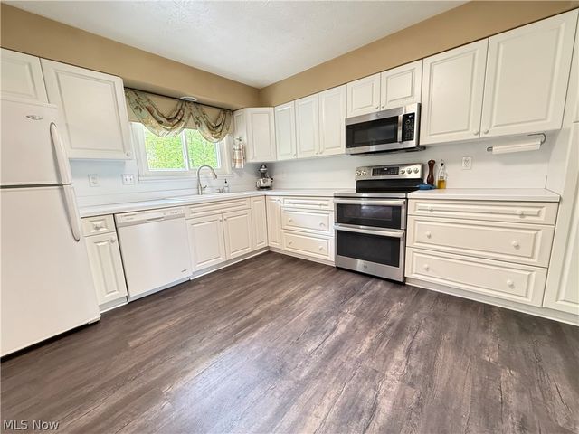 10239 Mulberry Road, Chardon, OH 44024