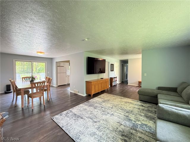 10239 Mulberry Road, Chardon, OH 44024