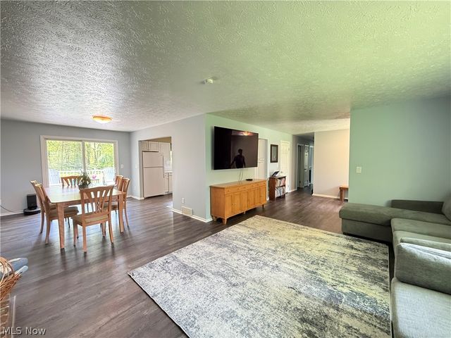 10239 Mulberry Road, Chardon, OH 44024