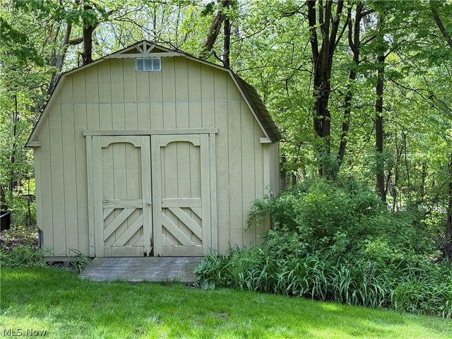 10239 Mulberry Road, Chardon, OH 44024