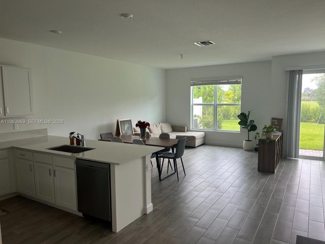 4343 Hammock Grove Dr, Lake Worth, FL 33467