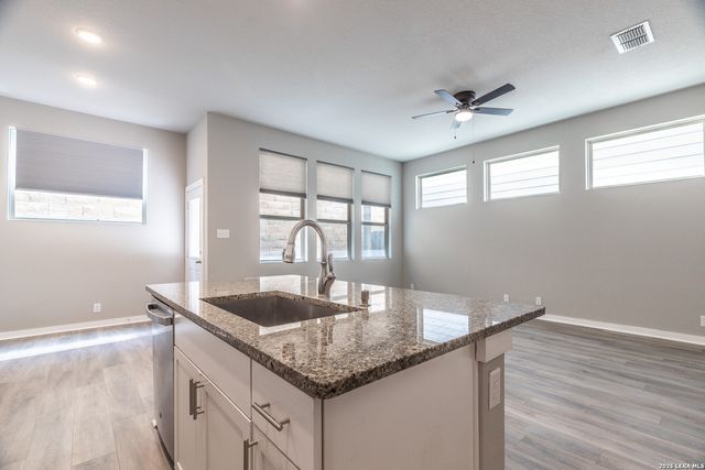 6446 BABCOCK RD UNIT 35, San Antonio, TX 78249
