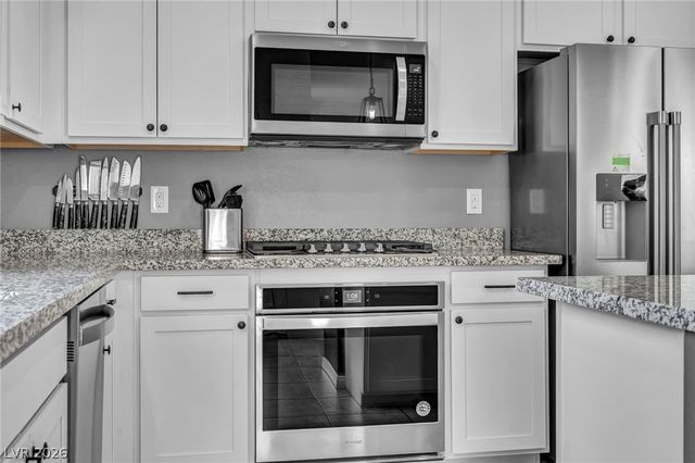 8049 Tank Loop Street, Las Vegas, NV 89166