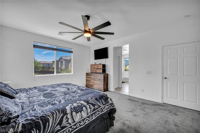 8049 Tank Loop Street, Las Vegas, NV 89166