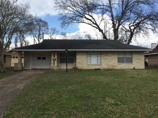 1630 Stonecrest Drive, Houston, TX 77018