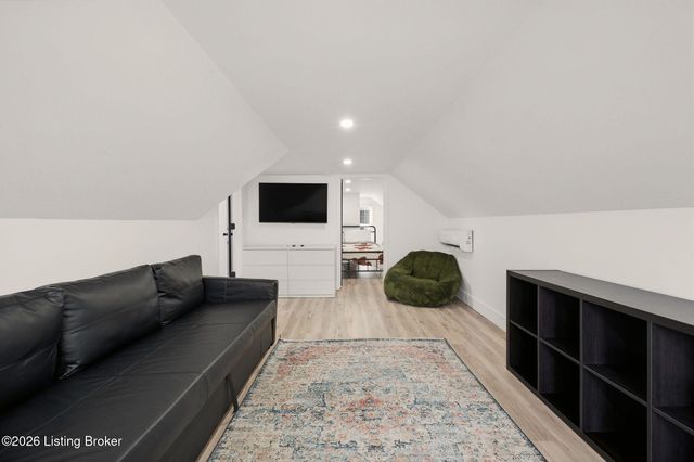 227 Gheens Ave, Louisville, KY 40214