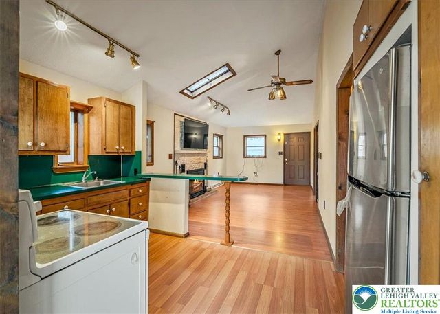 6361 Lakeshore Drive East, Middle Smithfield Twp, PA 18302