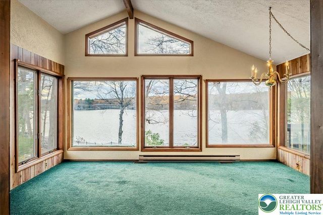 6361 Lakeshore Drive East, Middle Smithfield Twp, PA 18302