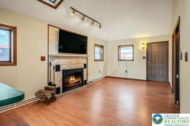 6361 Lakeshore Drive East, Middle Smithfield Twp, PA 18302