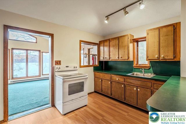 6361 Lakeshore Drive East, Middle Smithfield Twp, PA 18302