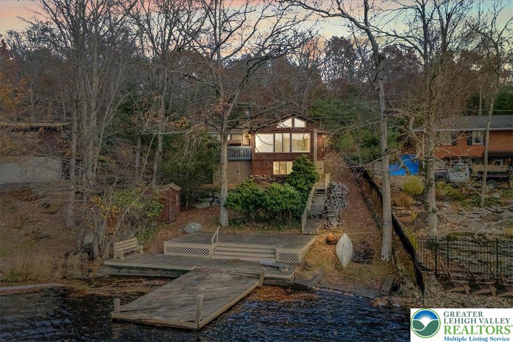 6361 Lakeshore Drive East, Middle Smithfield Twp, PA 18302