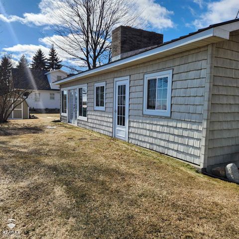 5816 Avalon Road, Pinconning Twp, MI 48650