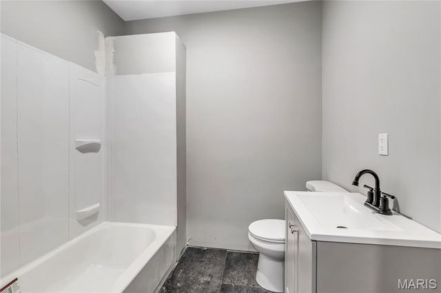 214 W Steins, St Louis, MO 63111