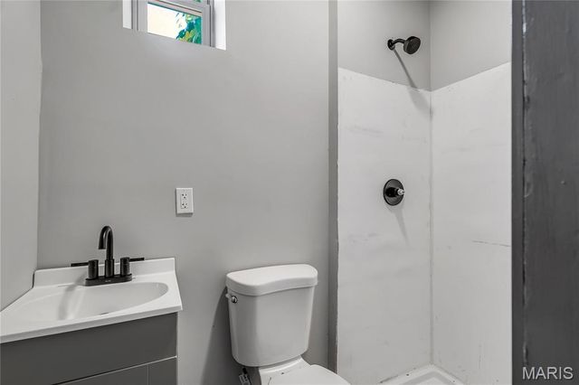 214 W Steins, St Louis, MO 63111