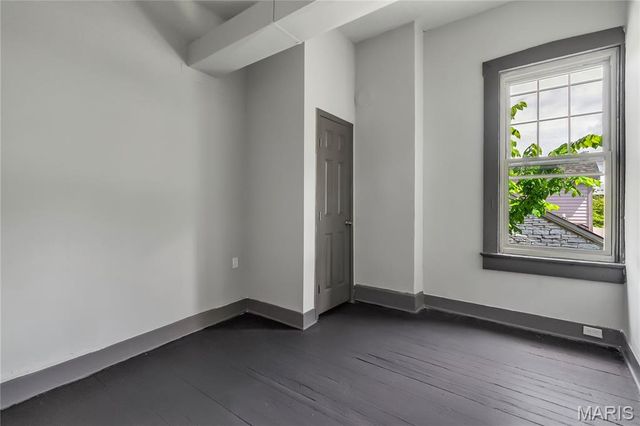 214 W Steins, St Louis, MO 63111