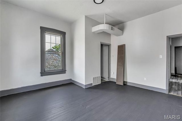 214 W Steins, St Louis, MO 63111