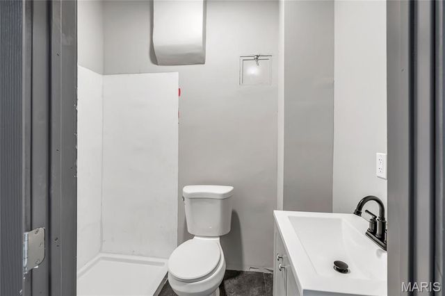 214 W Steins, St Louis, MO 63111