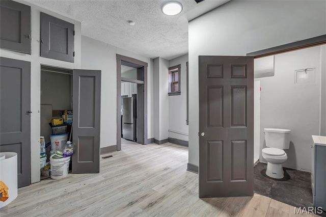 214 W Steins, St Louis, MO 63111