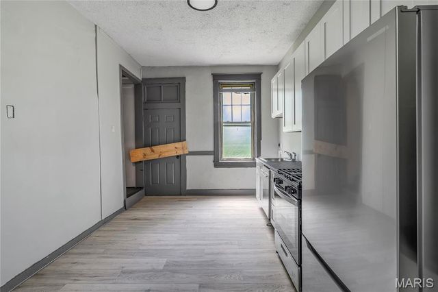 214 W Steins, St Louis, MO 63111